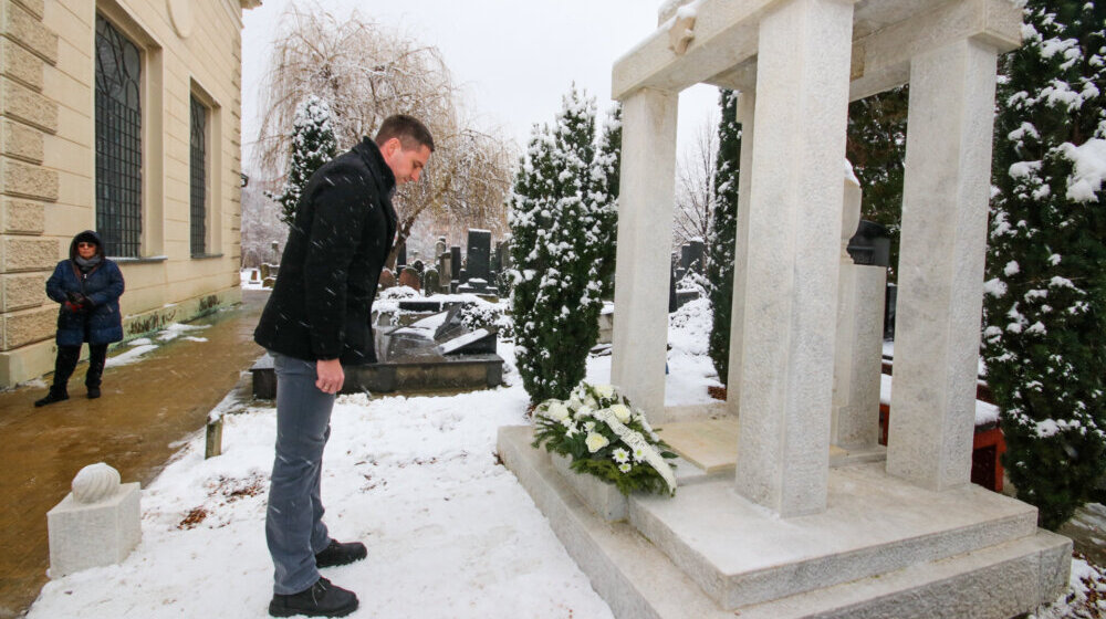 Obeležen dan sećanja na žrtve Holokausta u Novom Sadu polaganjem venaca na Jevrejskom groblju 1