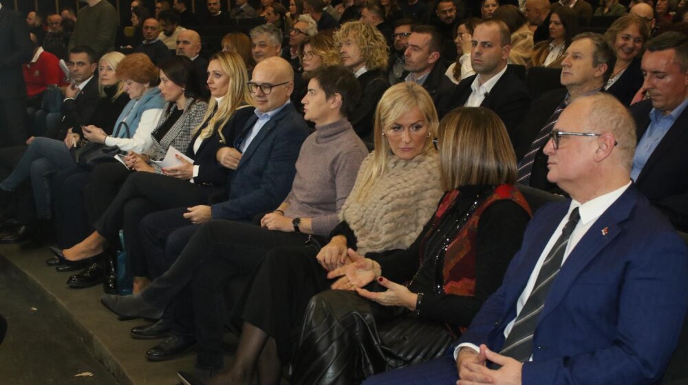 Na premijeri filma "Oluja" Ana Brnabić i više od 10 ministara (FOTO) 1