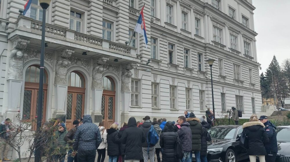 "Jedino što je skupo u Srbiji je život i ostanak u njoj": Protest frilensera ispred Ministarstva finansija 1