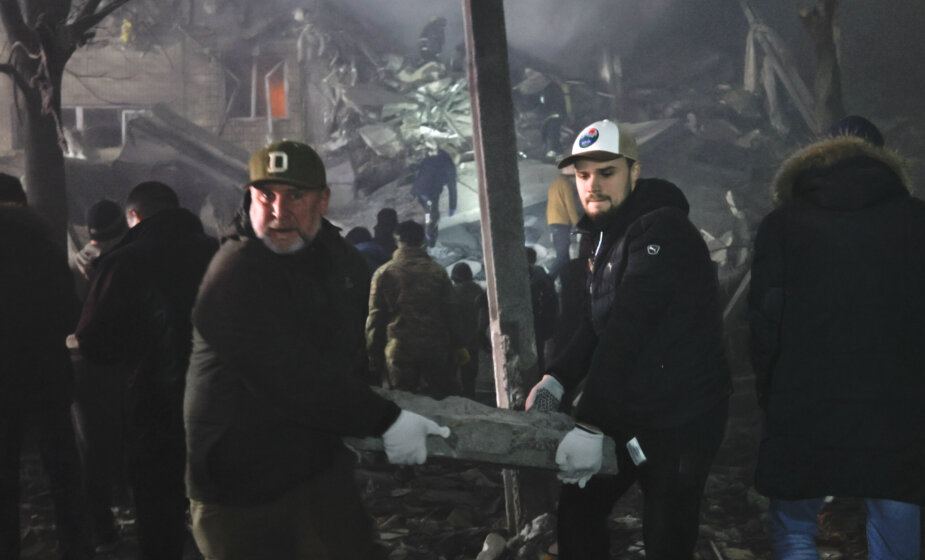 Novi ruski raketni udari na Ukrajinu, najmanje pet mrtvih u udaru na stambenu zgradu 1