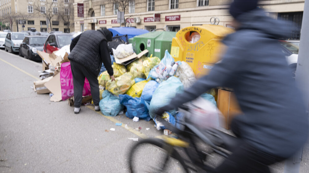 Radnici gradske čistoće u Zagrebu prekinuli štrajk, gradonačelnik s njima prikupljao otpad 15