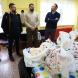 Kragujevački “Veprovi” donirali poklone deci, korisnicima Centra Knjeginja Ljubica 8