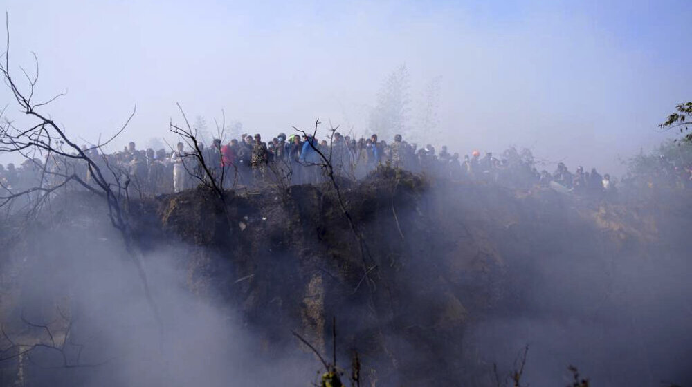 U udesu aviona u Nepalu 68 mrtvo, četvoro nestalo, potraga prekinuta za danas 1