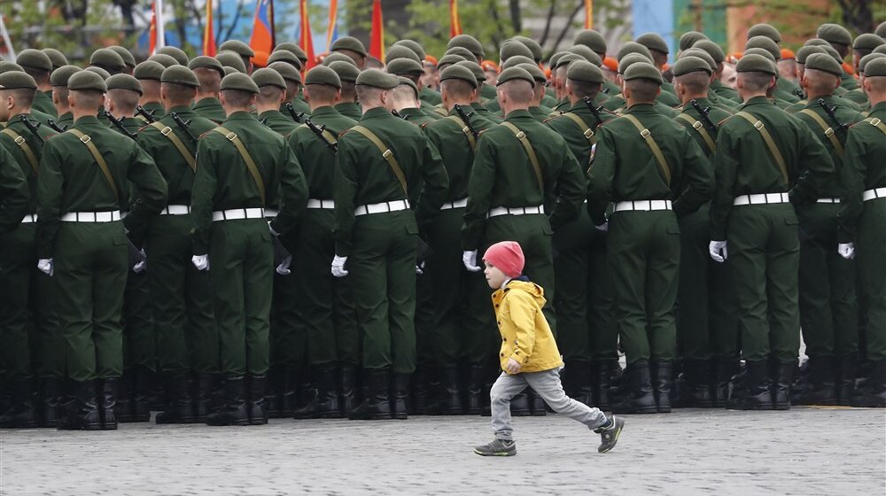 Član ruske Dume Sobolev: Svu rusku omladinu treba poslati na vojnu obuku da bi se pripremili za veliki rat sa NATO 1