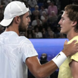 Korda predao meč, Hačanov u polufinalu Australijan opena; Ribakina lako protiv Ostapenko 1