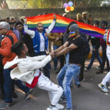 Više od 2.000 ljudi na LGBT maršu u Nju Delhiju 2