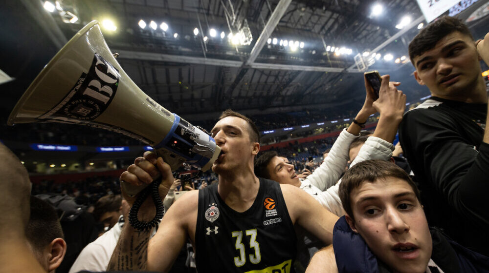 Danilo Anđušić uputio izvinjenje „večitom rivalu“ zbog pevanja uvredljive pesme: Ponele su me emocije 1