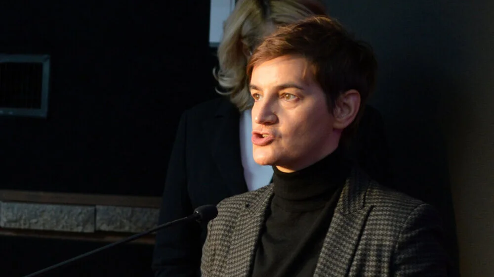Premijerka Brnabić opet komentarisala Danas na Tviteru 1