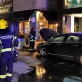 Zapalio se automobil u centru Beograda 7