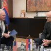 Ministar Vučević razgovarao sa ambasadorom SAD Hilom o saradnji u oblasti odbrane 17