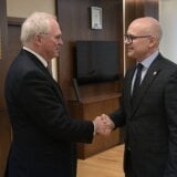 Premijer Vučević razgovarao sa ambasadorima SAD i Francuske u Beogradu 14