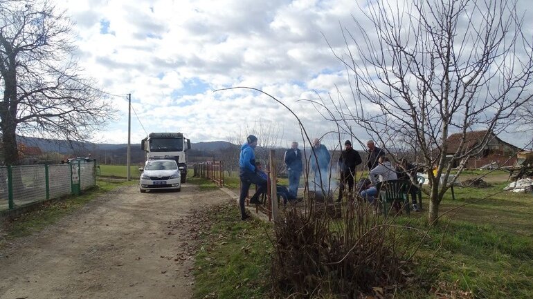 Meštani Žabara odblokirali put posle obećanja da šleperi više neće prolaziti 1