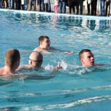 U Ćupriji se za Časni krst pliva na bazenu hotela 2