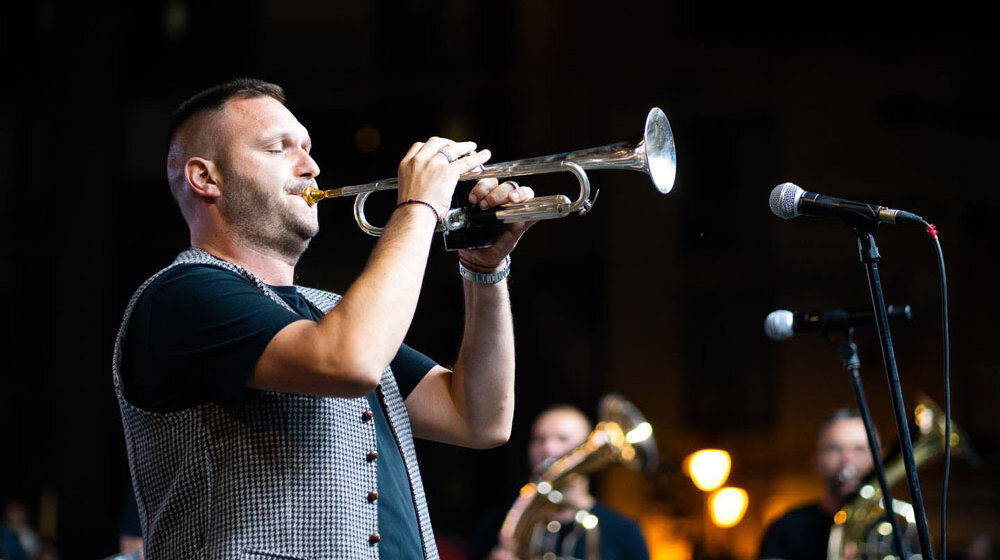 Novogodišnji koncert Dejana Petrovića i Big benda na užičkom trgu 1