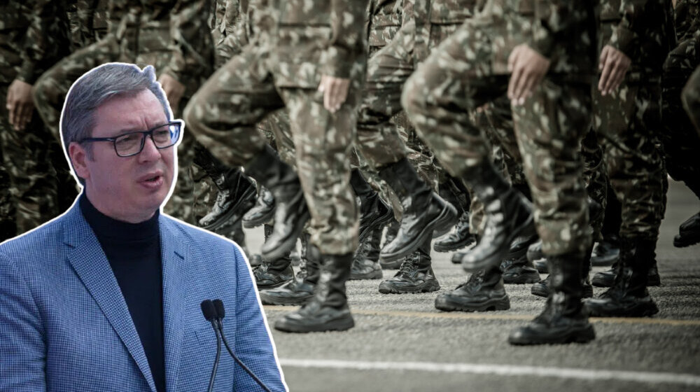 Dodeljivanje nepostojeće titule: Vučić tvrdi da je vrhovni komandant već devet godina 1