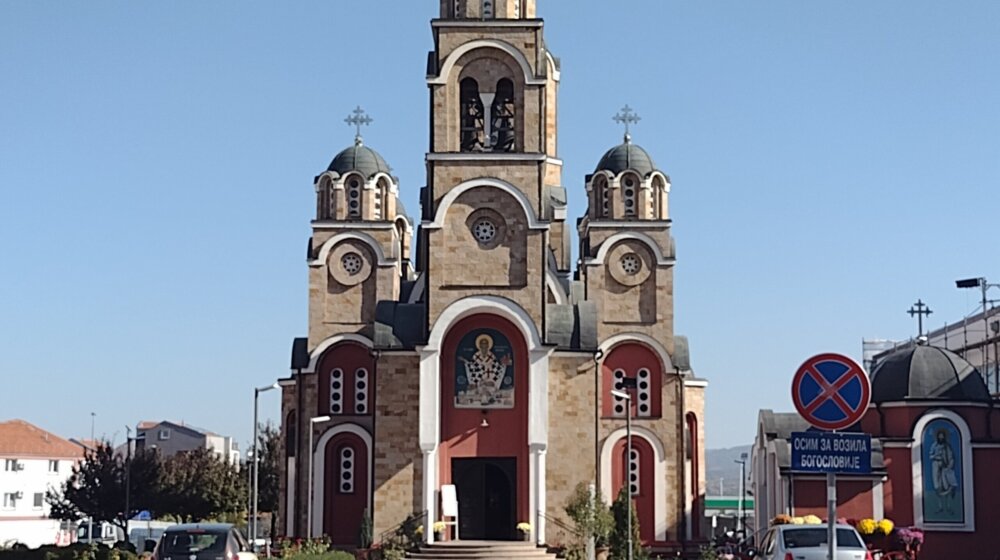 Nadamo se da je reč o pojedinačnom incidentu: Eparhija šumadijska o crkvi u Kragujevcu ižvrljanoj grafitima 1