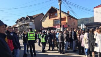 Protest u Štrpcu Nekoliko hiljada Srba iz svih delova Kosova na protestu u Štrpcu (FOTO/VIDEO) 2