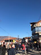Protest u Štrpcu Nekoliko hiljada Srba iz svih delova Kosova na protestu u Štrpcu (FOTO/VIDEO) 3