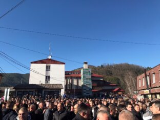 Nekoliko hiljada Srba iz svih delova Kosova na protestu u Štrpcu (FOTO/VIDEO) 4