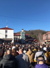 Protest u Štrpcu Nekoliko hiljada Srba iz svih delova Kosova na protestu u Štrpcu (FOTO/VIDEO) 5