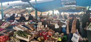 Badnji dan na šabačkoj pijaci: Najbolje se prodaju prebranac i kiseli kupus, prasetina poskupela, ren pojeftinio 5