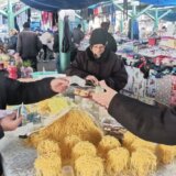 Badnji dan na šabačkoj pijaci: Najbolje se prodaju prebranac i kiseli kupus, prasetina poskupela, ren pojeftinio 1