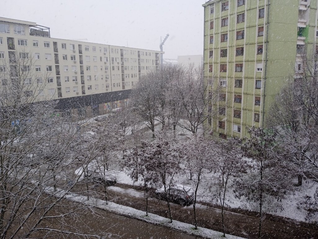 Padaju krupne pahulje u Subotici: Putevi u gradu za sada prohodni 2