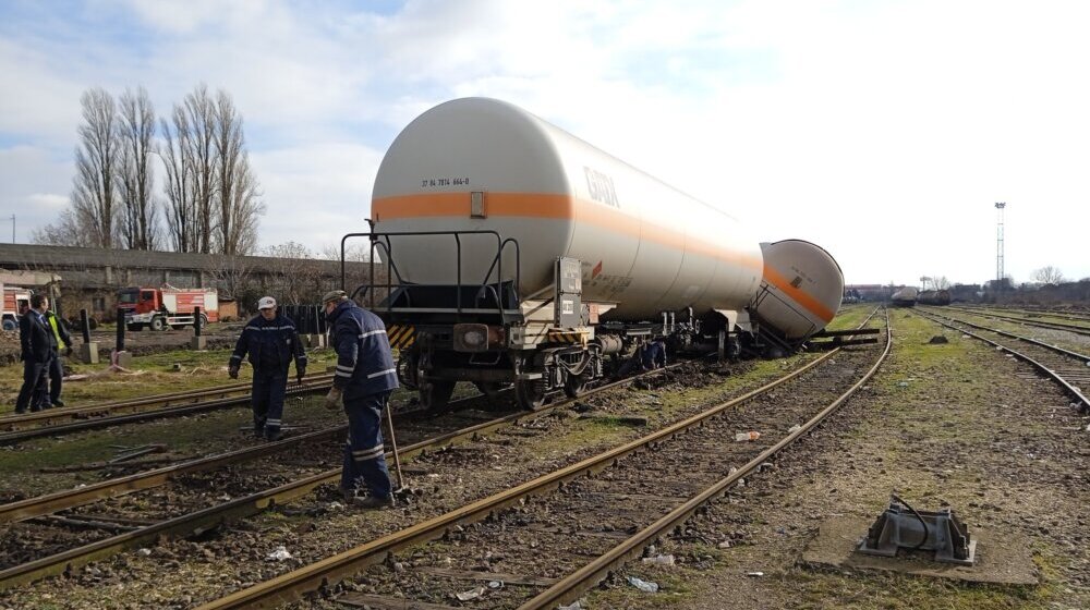Oglasile se „Infrastrukture železnice Srbije“: Iskliznule cisterne nisu oštećene, iz njih nema nikakvih curenja i nema opasnosti po ljude 1