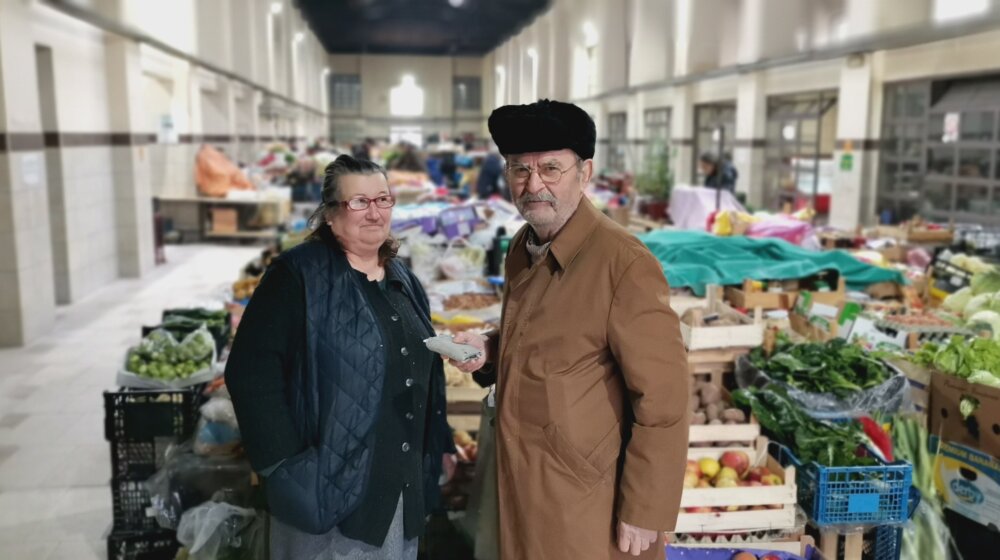 Koje je voće jeftinije u odnosu na prošlu godinu na šabačkoj pijaci? 1