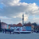 Plakati o podeli BiH između Srbije i Hrvatske zalepljeni u Tuzli 14