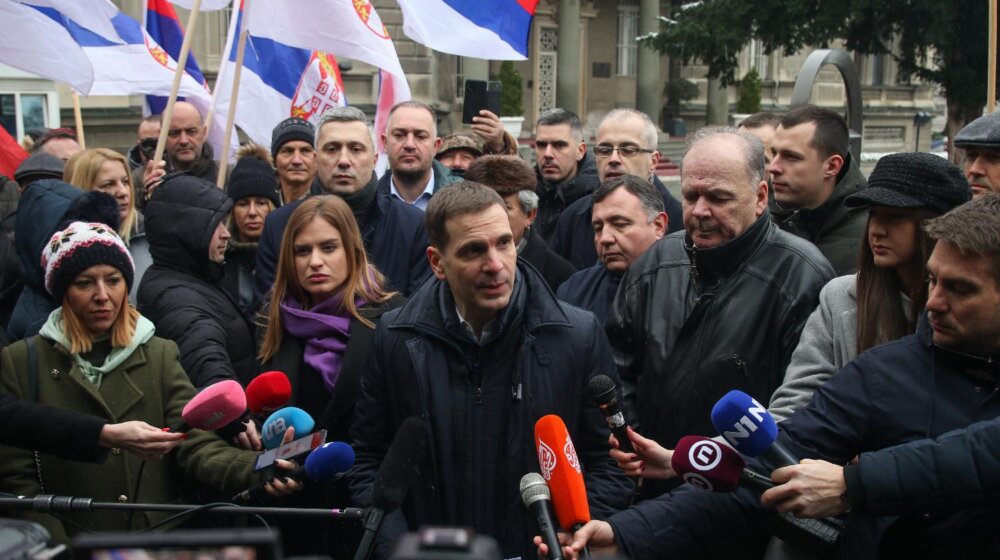 Protest ispred Predsedništva: Dveri, NADA i Zavetnici traže potpuno odbacivanje evropskog predloga za Kosovo i Metohiju 1