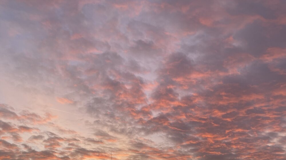 Neobična pojava iznad Turske: Kakav je ovo narandžasti oblak? (FOTO) 1