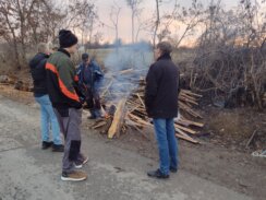 Levčani već pet meseci ne dozvoljavaju istraživanje litijuma u Rekovcu: Od hladnoće se brane "šumadijskim čajem" 8