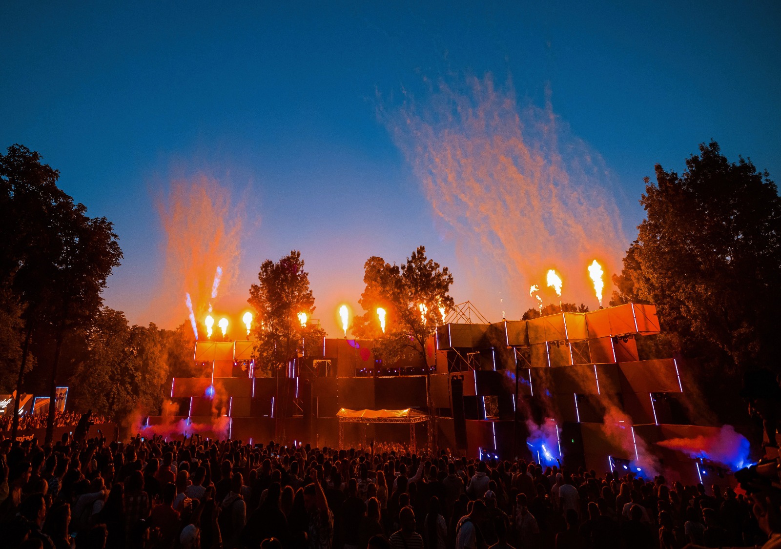 Lovefest i zvanično 35. festival na svetu 2 Lovefest i zvanično 35. festival na svetu 2