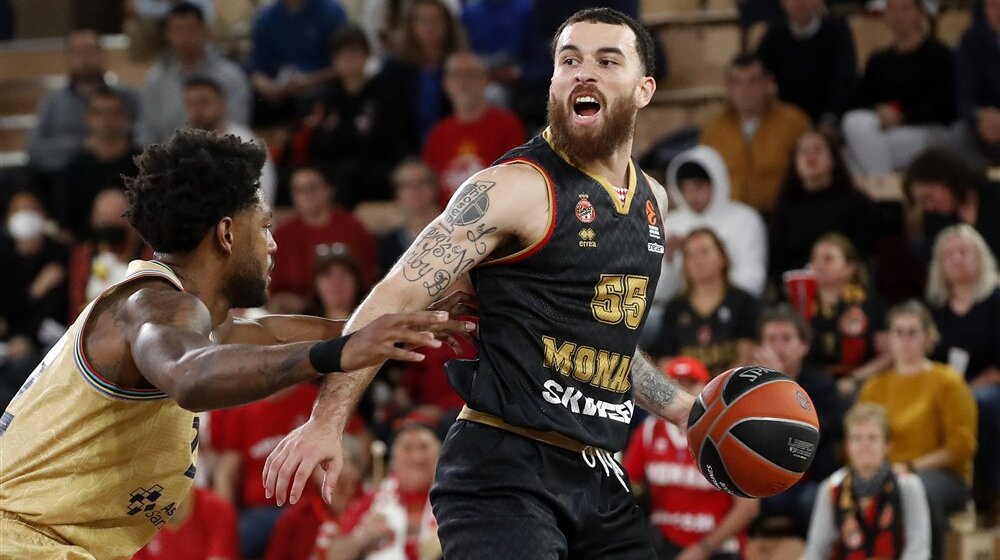 Najbolji košarkaš Monaka odradio „noćni trening“ pred duel sa Crvenom zvezdom na poznatom beogradskom splavu (VIDEO) 1