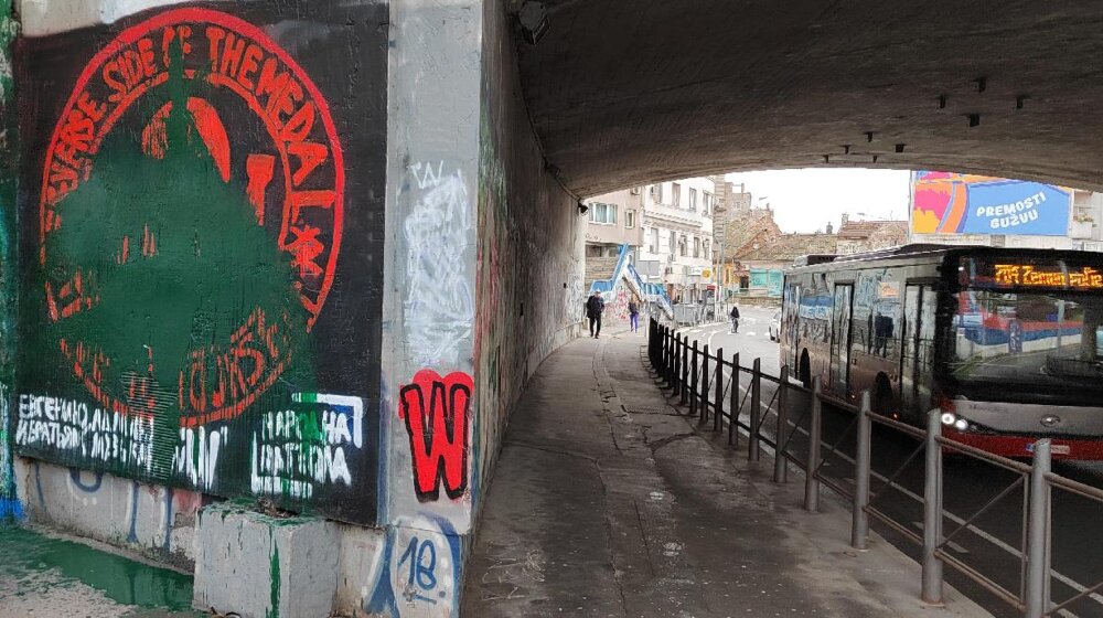 Ponovo prefarban mural posvećen ruskoj paravojnoj formaciji "Vagner" ispod Brankovog mosta 1