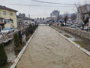"Bujica je bila prebrza, nismo imali nikakve šanse da ih spasimo": Meštanin naselja u Novom Pazaru opisao kako je nabujala reka odnela komšije 2