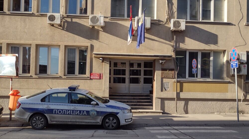 Uhapšena majka u Kragujevcu koja je noćas ostavila bebu u kolicima na ulici 1