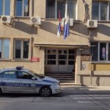 Uhapšena majka u Kragujevcu koja je noćas ostavila bebu u kolicima na ulici 14
