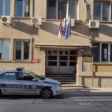 Uhapšena majka u Kragujevcu koja je noćas ostavila bebu u kolicima na ulici 8