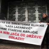 Zaposleni u "Lazi Lazareviću" održali protest isperd sedišta SPS-a: Traže smenu direktorke 4