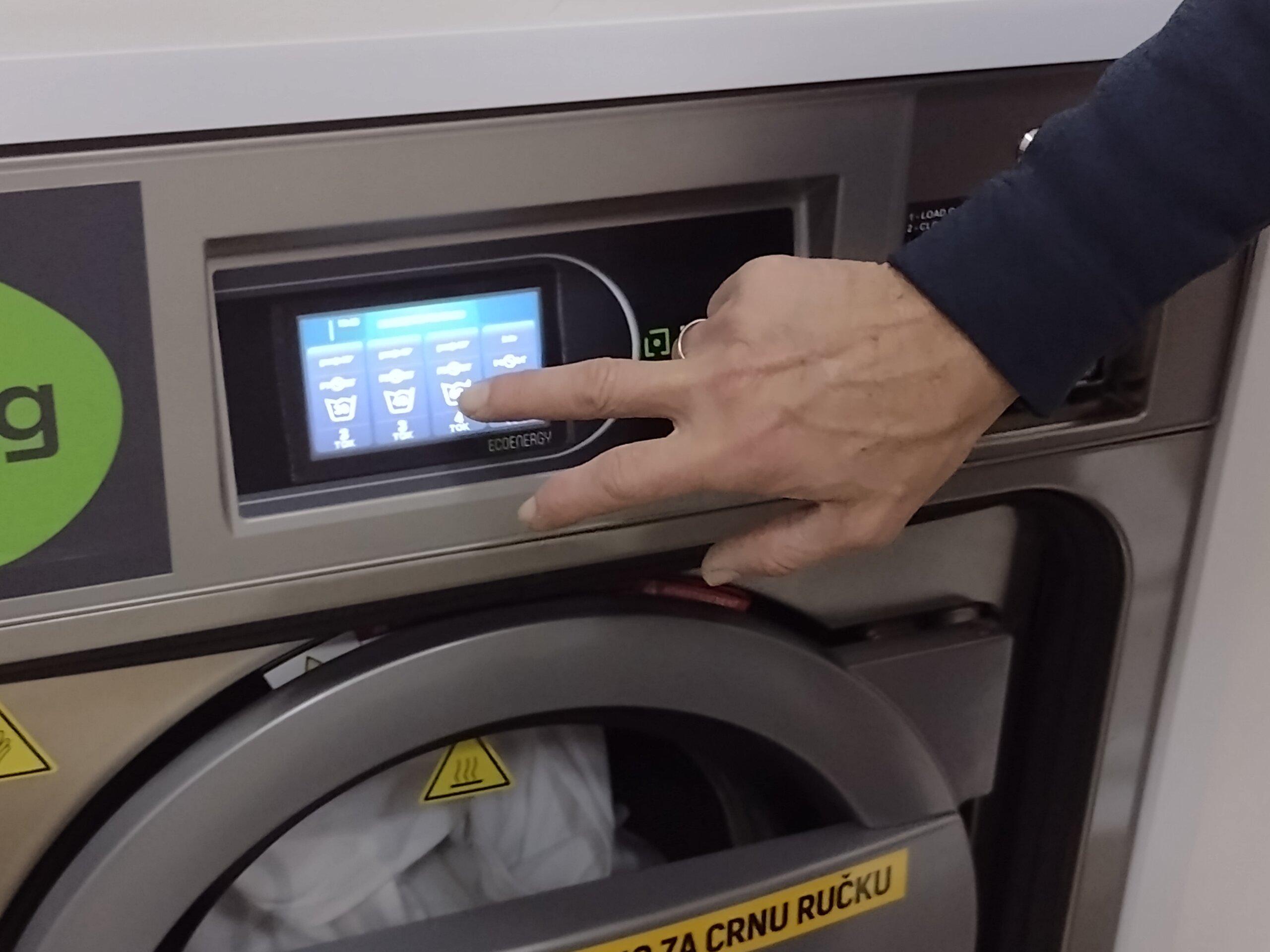 Pere veš k’o u američkim filmovima: Prva samouslužna perionica u Kragujevcu 3