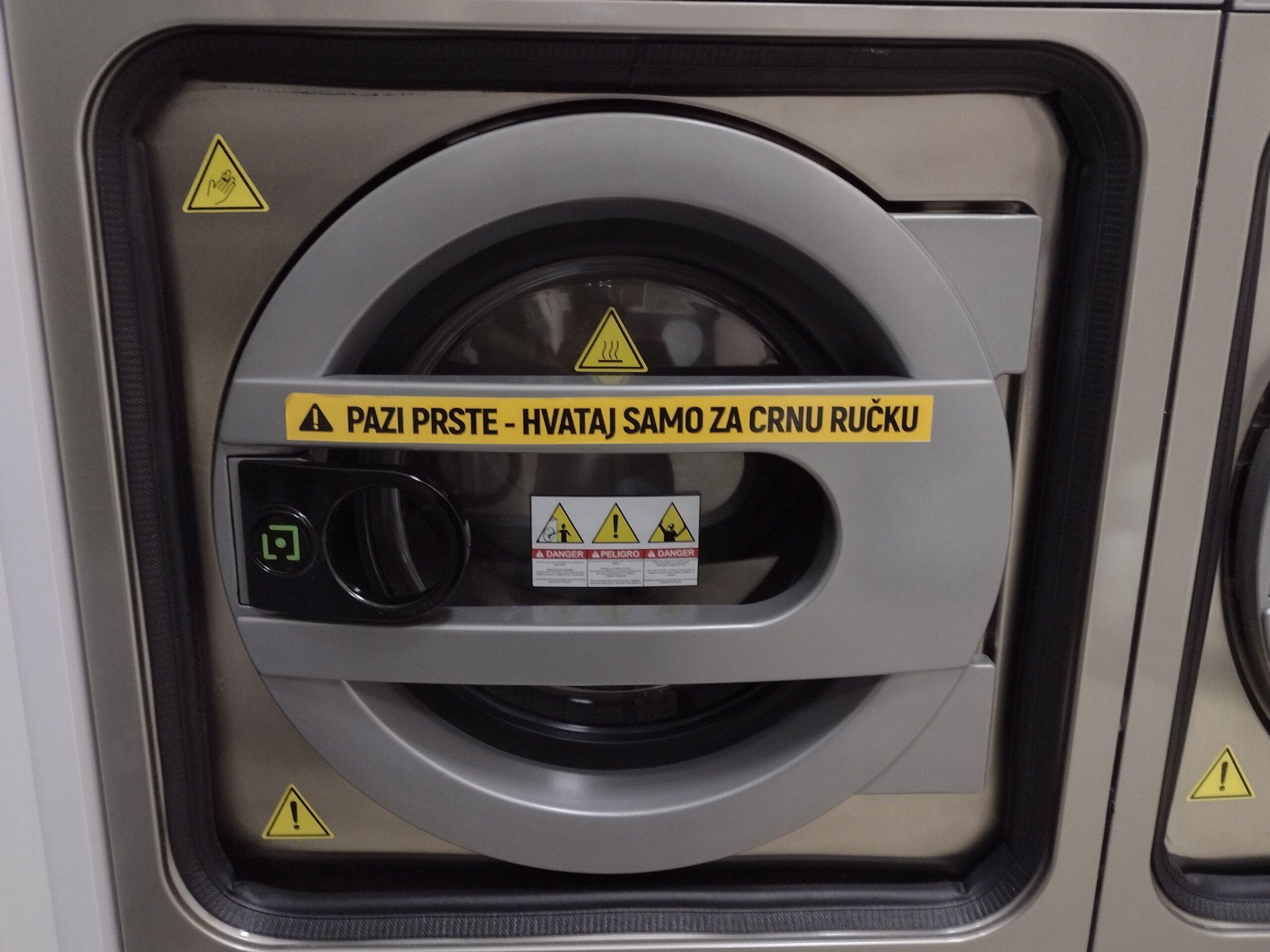 Pere veš k’o u američkim filmovima: Prva samouslužna perionica u Kragujevcu 4