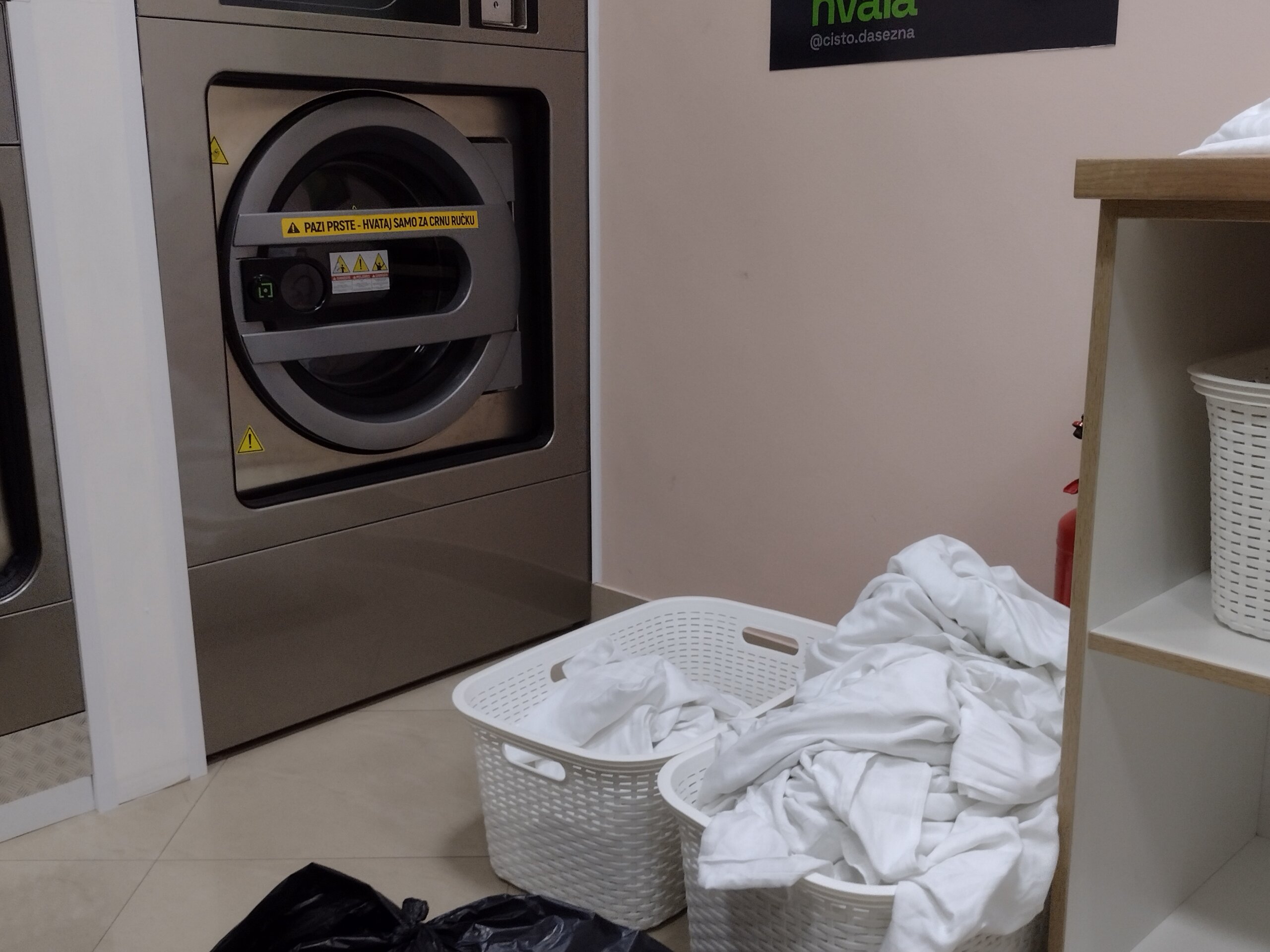 Pere veš k’o u američkim filmovima: Prva samouslužna perionica u Kragujevcu 10