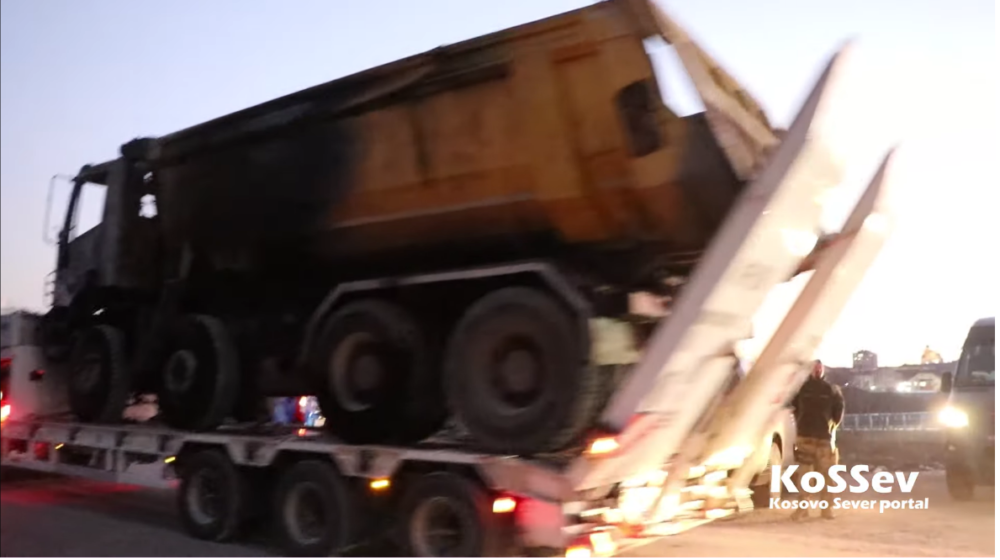KFOR uklonio poslednju barikadu na Severu Kosova (VIDEO) 1