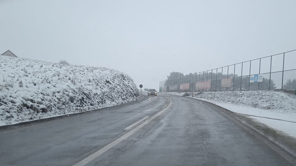 AMSS: Upozorenje vozačima na mokre kolovoze, na pojedinim putevima ima i raskvašenog snega 13