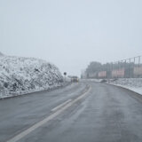 AMSS: Upozorenje vozačima na mokre kolovoze, na pojedinim putevima ima i raskvašenog snega 23