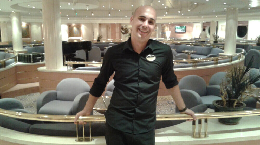 Kragujevački frizer ošišao i obrijao pola sveta: Radi na prekookeanskim kruzerima i obišao je 50 zemalja 1