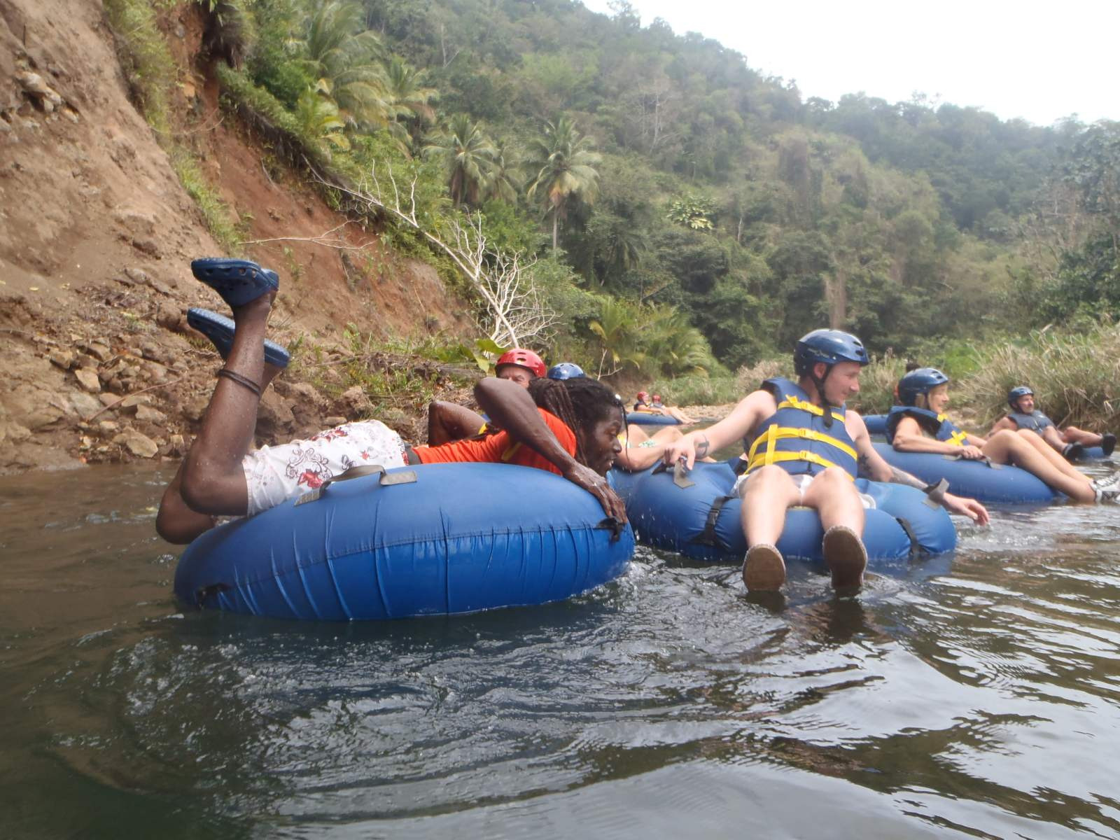 Kragujevački frizer ošišao i obrijao pola sveta: Radi na prekookeanskim kruzerima i obišao je 50 zemalja 11