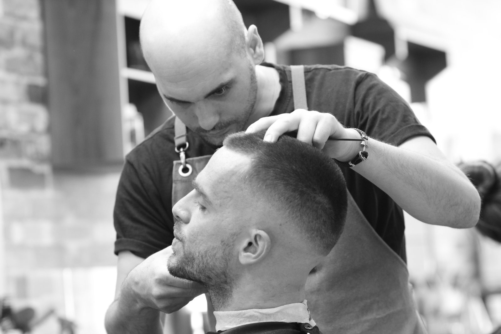 Kragujevački frizer ošišao i obrijao pola sveta: Radi na prekookeanskim kruzerima i obišao je 50 zemalja 16